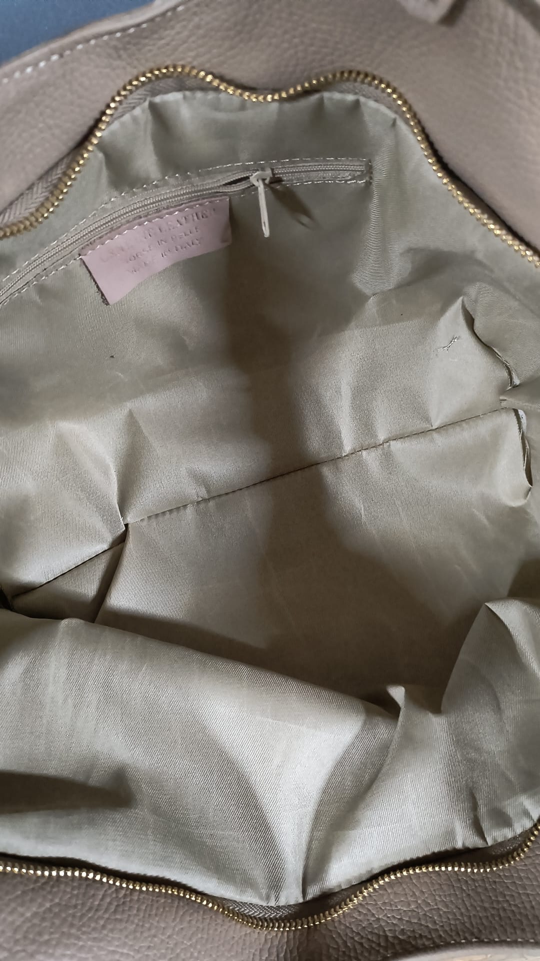 Soft Shoulder Bag in Genuine Dollaro Leather - Made in Italy - Art. 26033